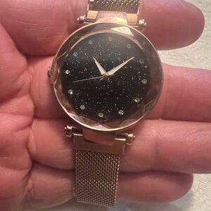 Elegant Gold Women's Watch